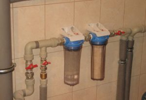 Установка проточного фильтра для воды в Златоусте